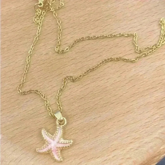 ⚠️Clearance Pink Starfish Necklace Yellow Gold - Picture 4 of 4